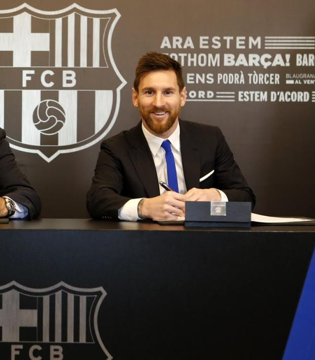 20171125 The18 Image Messi Barcelona Contract
